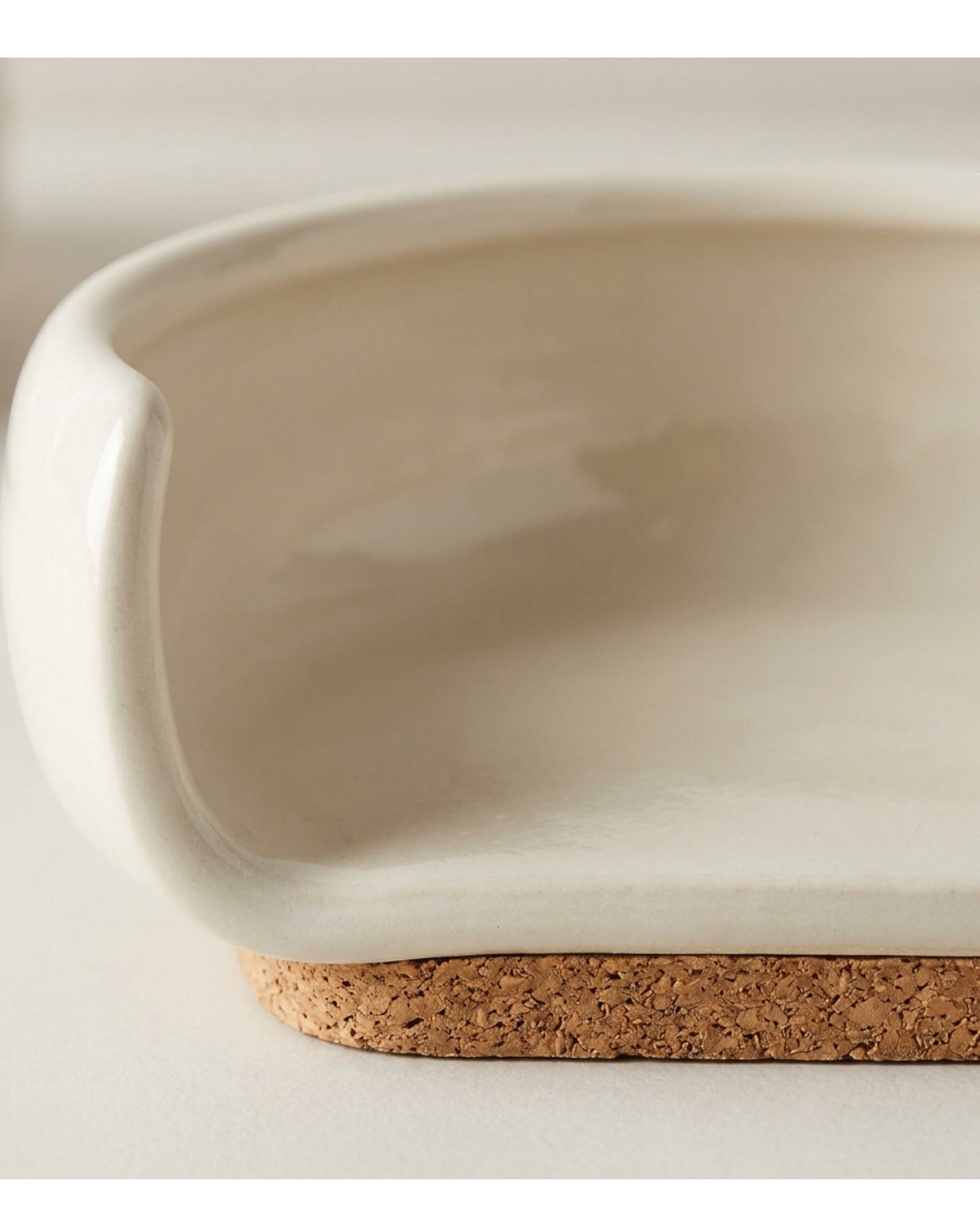 Zemis Stoneware Pet Bowl 1.8 L Cream with Cork Base - Detail view